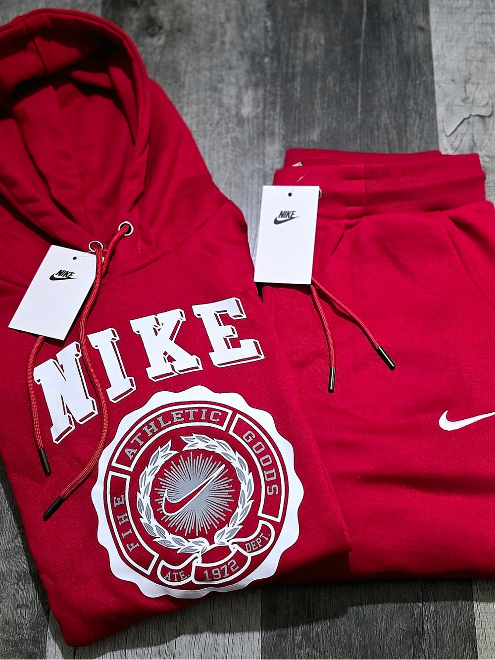 Nike Men’s Red Hoodie & Sweatpants Set - Athletic Logo NWT